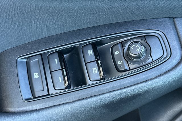 Used 2025 Subaru Outback AWD/4WD image 14