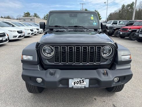 Used 2024 Jeep Wrangler Unlimited Sport AWD/4WD image 8