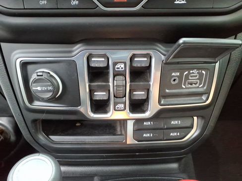 Used 2023 Jeep Wrangler Sahara w/ Cold Weather Group image 15