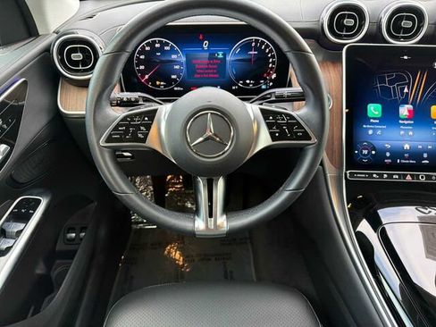 Used 2025 Mercedes-Benz GLC 350e 4MATIC image 18