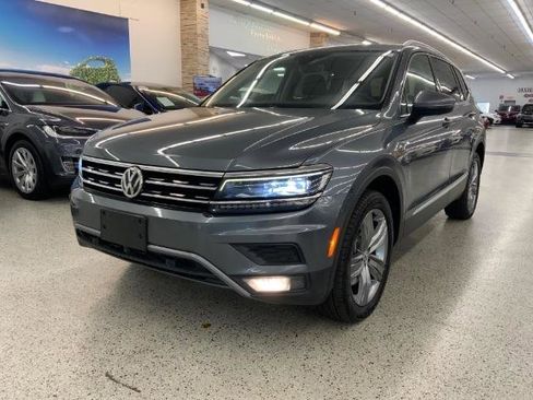 Used 2019 Volkswagen Tiguan SEL Premium AWD/4WD image 2