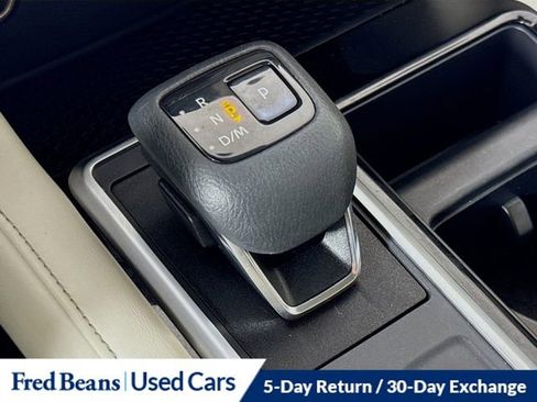 Used 2022 Nissan Pathfinder SV image 18