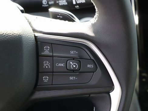 New 2025 Jeep Grand Cherokee Altitude image 22