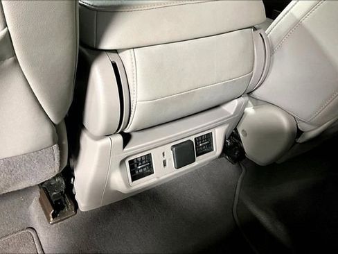 Used 2022 GMC Sierra 1500 SLT image 12