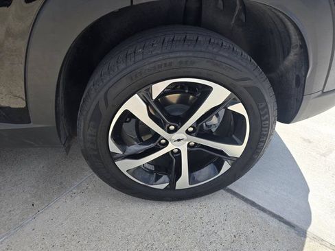 Used 2025 Chevrolet Trax RS w/ Driver Confidence Package FWD image 5