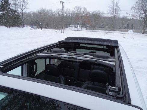 Used 2021 Jeep Wrangler Unlimited Sahara image 3