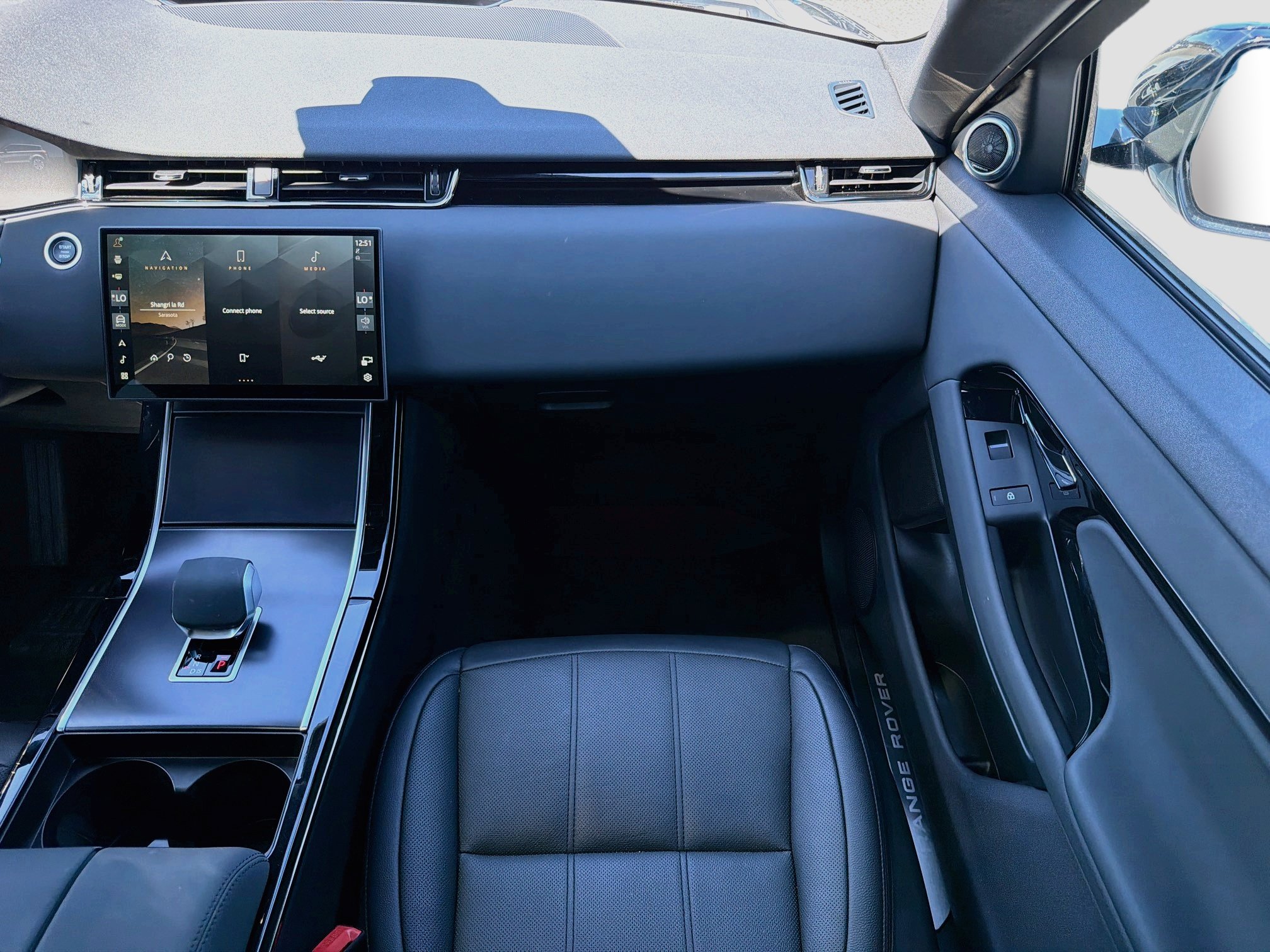 Used 2026 Land Rover Range Rover Evoque Dynamic SE AWD/4WD image 17