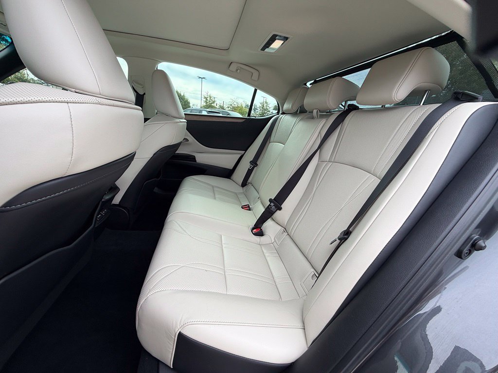 Used 2024 Lexus ES 350 w/ Technology Package FWD image 26