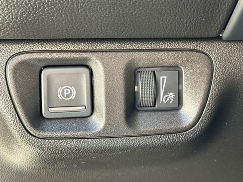 Used 2023 GMC Acadia SLE w/ Driver Convenience Package image 28