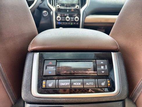 Used 2019 Subaru Ascent Touring AWD/4WD image 37