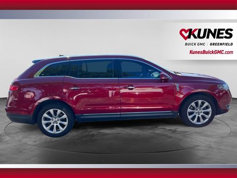 Used 2014 Lincoln MKT FWD image 12