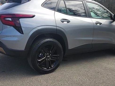 Used 2024 Chevrolet Trax ACTIV w/ Sunroof Package image 8