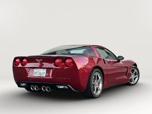 Used 2006 Chevrolet Corvette Coupe w/ Preferred Equipment Group RWD image 2