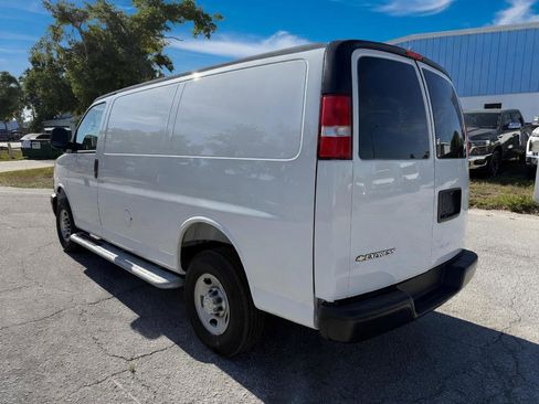 Used 2025 Chevrolet Express 2500 w/ Driver Convenience Package RWD image 3