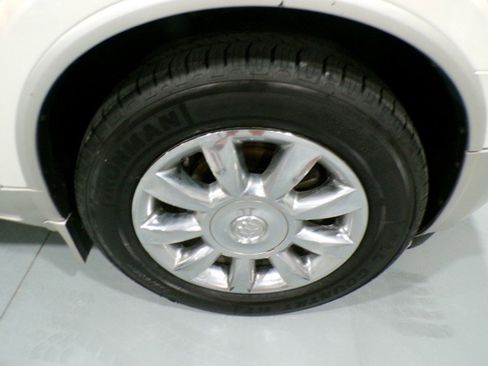 Used 2012 Buick Enclave Premium image 17