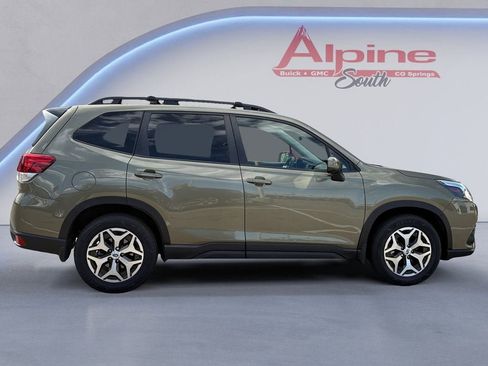 Used 2024 Subaru Forester Premium AWD/4WD image 6