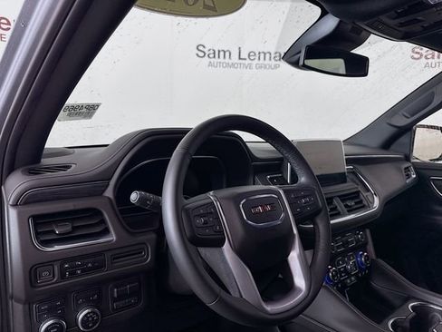 Used 2023 GMC Yukon XL SLT w/ SLT Luxury Package image 10