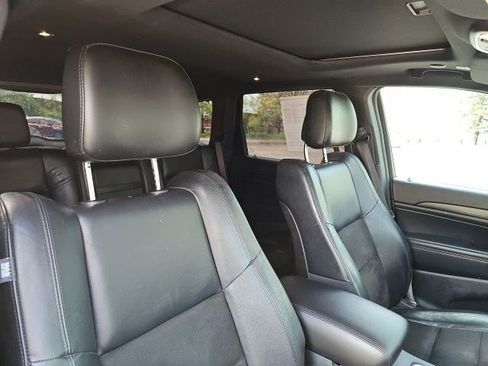 Used 2021 Jeep Grand Cherokee Laredo X AWD/4WD image 10