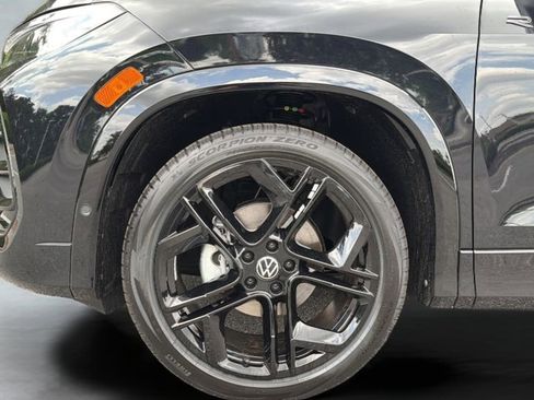New 2026 Volkswagen Tiguan SE R-Line FWD image 29