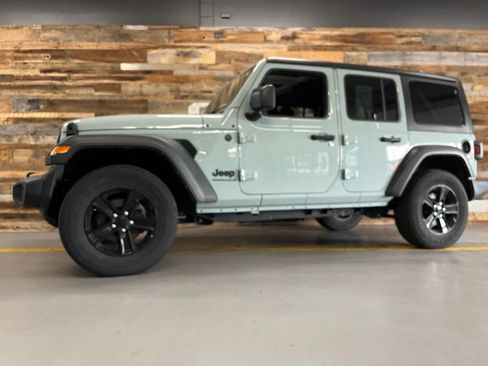 Used 2023 Jeep Wrangler Unlimited Sport AWD/4WD image 18
