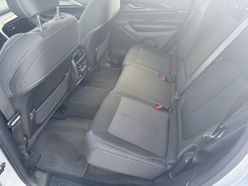 Used 2024 Jeep Grand Cherokee Laredo RWD image 22