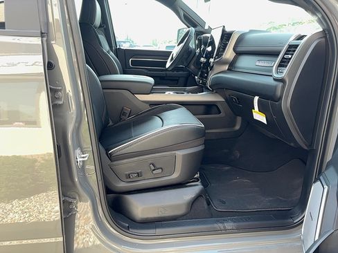 New 2026 RAM 2500 Laramie AWD/4WD image 9