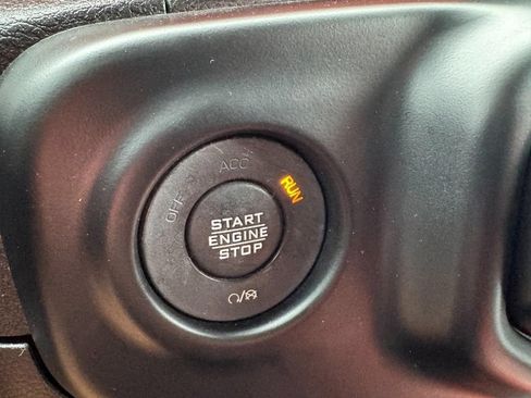 Used 2020 Jeep Wrangler Sport AWD/4WD image 19
