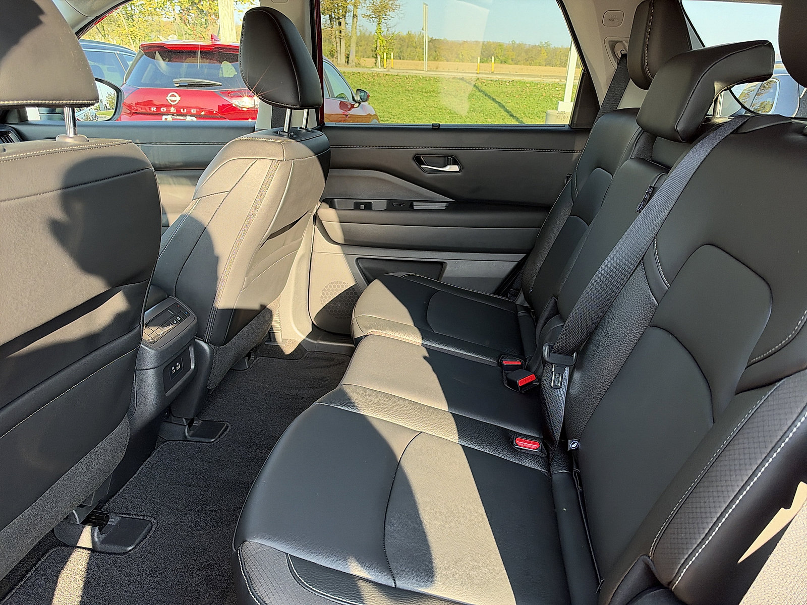 Certified 2024 Nissan Pathfinder SL AWD/4WD image 12