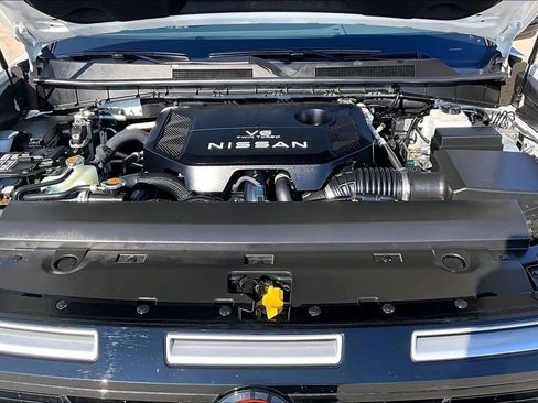 Used 2025 Nissan Armada PRO-4X w/ Pro-4X Premium Package image 11