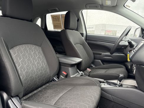 Used 2025 Mitsubishi Outlander Sport ES image 30