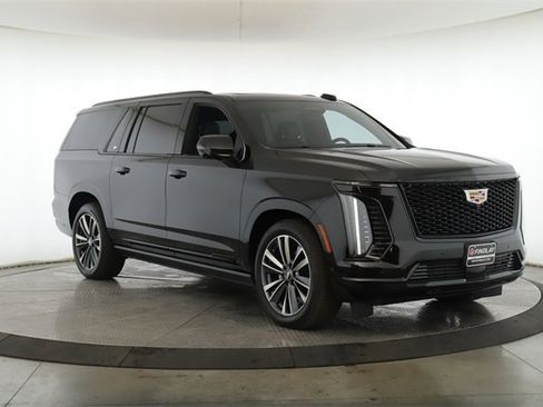 Used 2025 Cadillac Escalade ESV Sport image 2