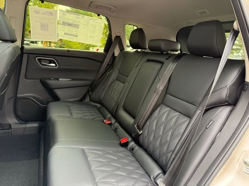 New 2026 Nissan Rogue Platinum w/ Platinum Premium Package image 16