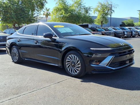 Certified 2025 Hyundai Sonata Limited FWD image 7