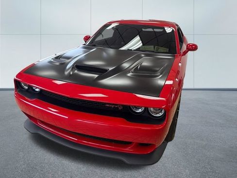Used 2016 Dodge Challenger SRT Hellcat RWD image 5