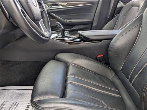 Used 2021 BMW 540i w/ Premium Package image 16