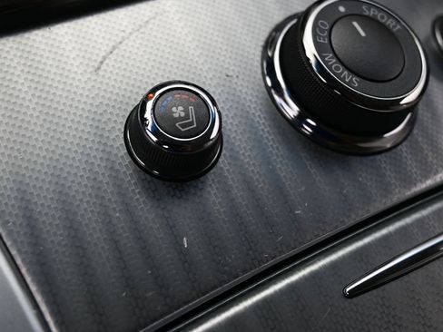 Used 2019 INFINITI Q70 L 3.7 image 34