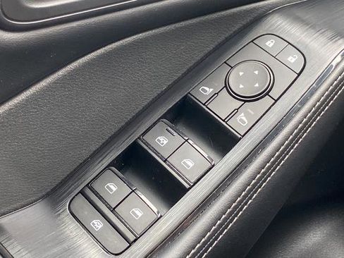 Used 2022 Nissan Rogue SV w/ SV Premium Package image 21