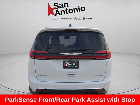 New 2026 Chrysler Pacifica Limited image 7