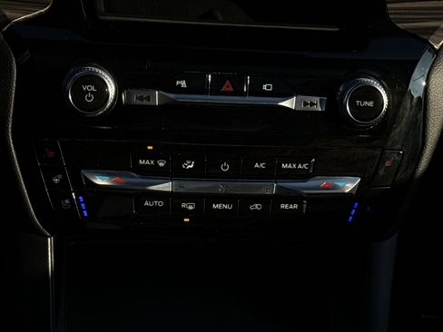 Used 2023 Ford Explorer Limited w/ Equipment Group 301A image 21