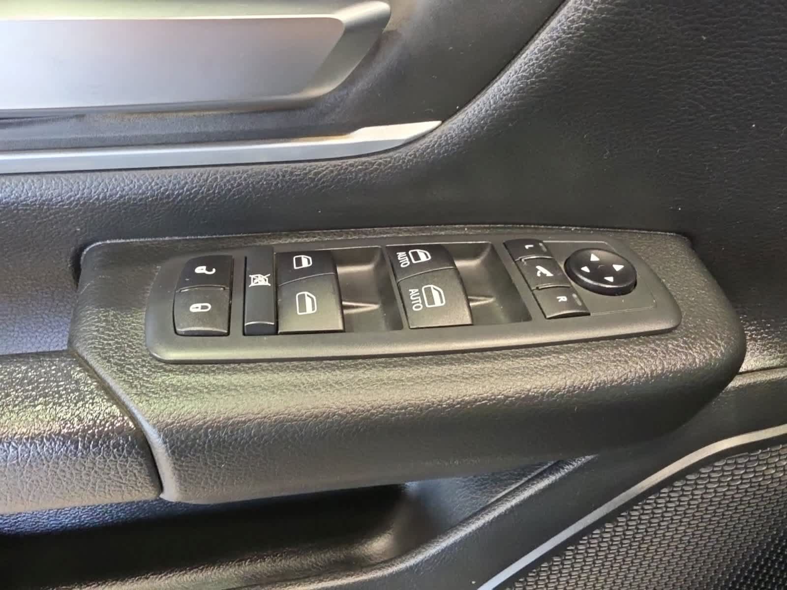 Used 2020 RAM 1500 Big Horn AWD/4WD image 17
