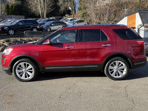 Used 2019 Ford Explorer Limited w/ Class III Trailer Tow Package image 2