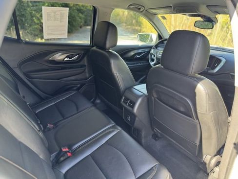 Used 2021 GMC Terrain SLT image 17