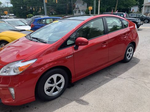 Used 2012 Toyota Prius Four w/ Deluxe Solar Roof Pkg FWD image 8