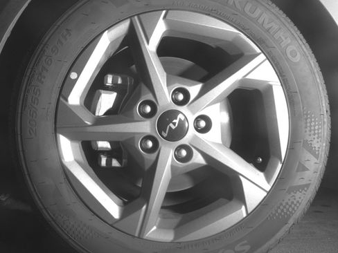 Used 2025 Kia K4 LXS image 12