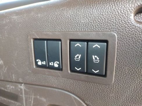 Used 2019 GMC Yukon XL Denali w/ Open Road Package image 50