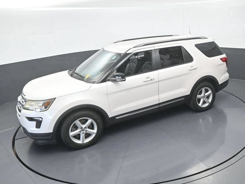 Used 2018 Ford Explorer XLT w/ Equipment Group 202A FWD image 50