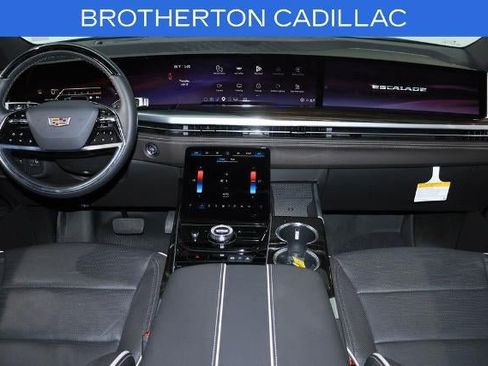 Certified 2025 Cadillac Escalade Premium Luxury w/ LPO, Floor Liner Package AWD/4WD image 29
