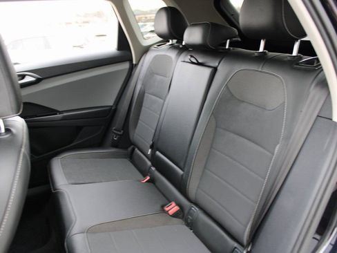 Certified 2023 Volkswagen Taos SE image 22