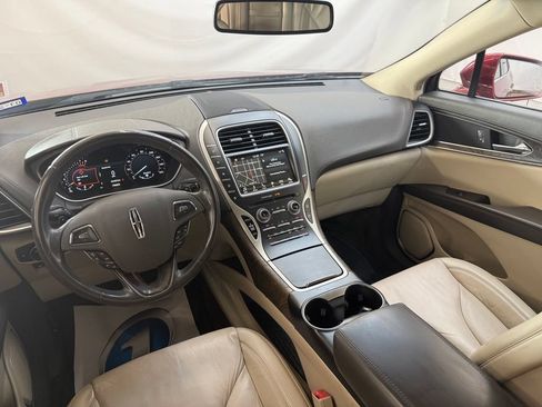 Used 2017 Lincoln MKX Select w/ Select Plus Package FWD image 10