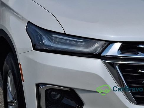 Used 2023 Chevrolet Traverse LT FWD image 9